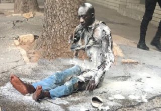 Il tentait de s’immoler par le feu devant le Palais