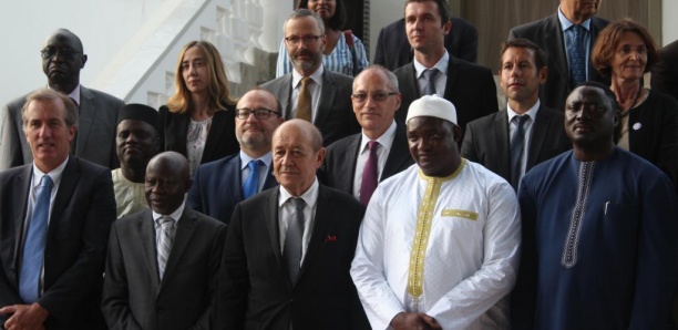 Le chef de la diplomatie française en Gambie pour soutenir la démocratie