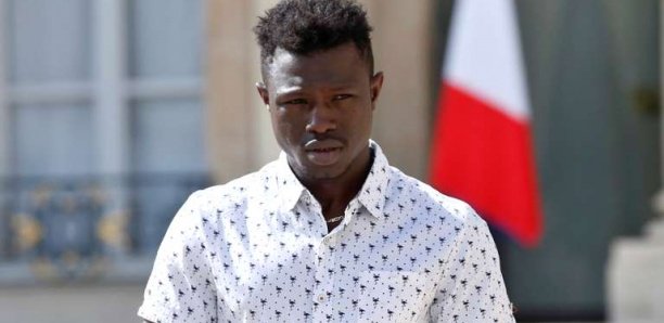 Après 7 ans de galère et le sauvetage d’un enfant, Mamoudou Gassama naturalisé français
