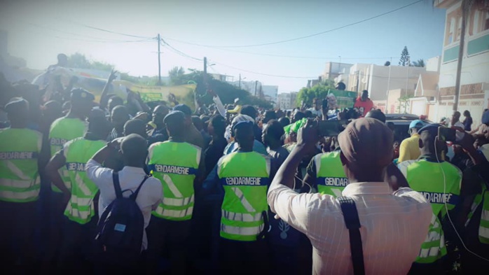 DÉPÔT DE CANDIDATURE-FORTE MOBILISATION DES « KHALIFISTES » ET « KARIMISTES » AU CONSEIL CONSTITUTIONNEL (PHOTOS ET VIDÉOS) DÉPÔT DE CANDIDATURE-FORTE MOBILISATION DES « KHALIFISTES » ET « KARIMISTES » AU CONSEIL CONSTITUTIONNEL (PHOTOS ET VIDÉOS)