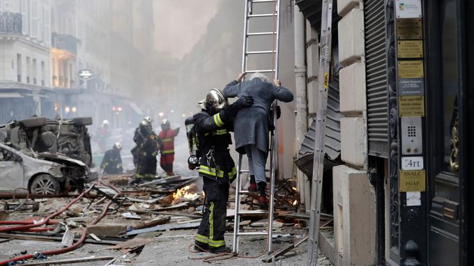 Explosion au gaz à Paris : Trois personnes tuées, dont deux pompiers