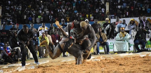 Drapeau Macky Sall : Balla domine Modou Lô