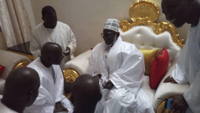 Touba- Ce que le Khalife général des mourides et Idrissa Seck se sont dit (Vidéo) Touba- Ce que le Khalife général des mourides et Idrissa Seck se sont dit (Vidéo)