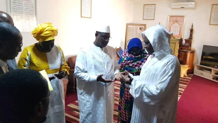 Macky Sall chez Serigne Modou Kara (Photo) Macky Sall chez Serigne Modou Kara (Photo)