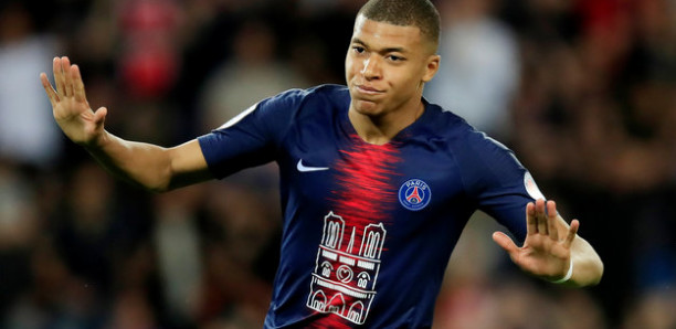 Les 1000 maillots du PSG en hommage à Notre-Dame vendus en moins de 30 minutes