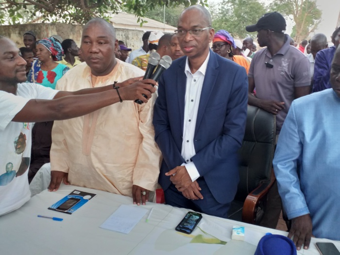 Meeting de ralliement à médina yoro foula. BASSIROU BARRY quitte le Bokk guiss guiss de Pape Diop pour rallier l'Alliance Pour la République(APR) Meeting de ralliement à médina yoro foula. BASSIROU BARRY quitte le Bokk guiss guiss de Pape Diop pour rallier l'Alliance Pour la République(APR)