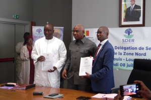 L’Office des Forages Ruraux (OFOR) et la Sénégalaise Des Eaux Rural (SDER) signent deux contrats .