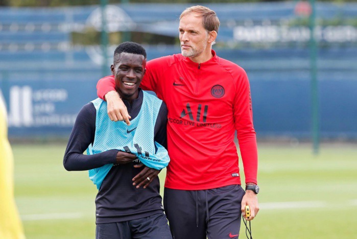 PHOTOS : La première de Gana au Camp des Loges PHOTOS : La première de Gana au Camp des Loges