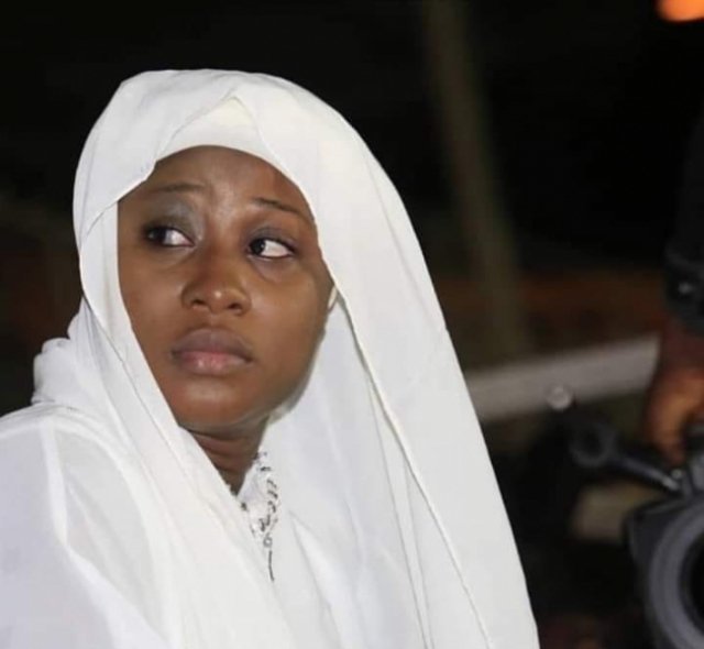 Carmen Sama: une rumeur sur sa grossesse enflamme la toile. Une proche réagit!