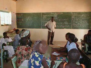 Rentrée des classes : Le concept "ubi tey, jàng tey" mis à très rude épreuve par…