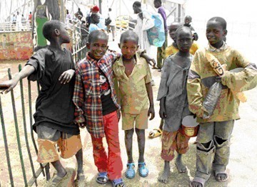 ŒUVRE CARITATIVE : L’association Talibé lance l’opération « 1000 paires de chaussures » pour chausser les Talibés