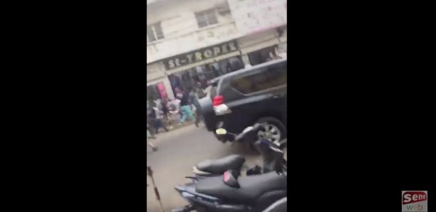 [Vidéo] Des détenus s'échappent du véhicule pénitencier à Sandaga
