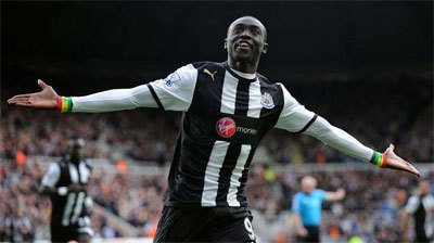 Un doublé de Papiss Cissé propulse Newcastle dans le top 5 anglais
