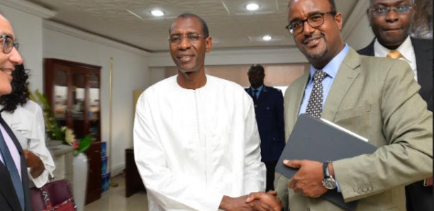 Electricité: Macky décroche un appui budgétaire de 105 milliards de la Banque mondiale