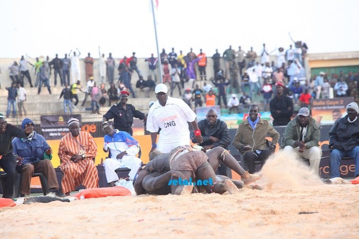 REGARDEZ. Les images du combat Balla Gaye 2 Vs Yékini