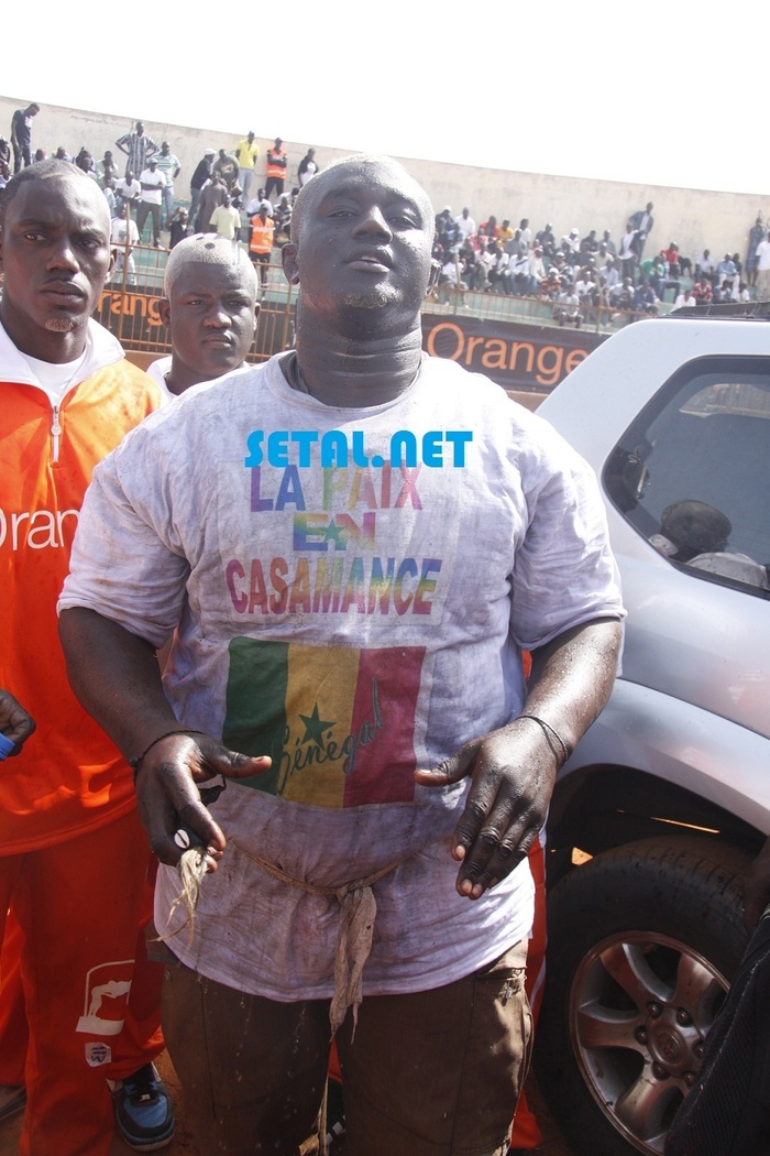 REGARDEZ. Les images du combat Balla Gaye 2 Vs Yékini