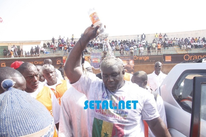 REGARDEZ. Les images du combat Balla Gaye 2 Vs Yékini