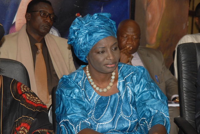 Campagne arachidière : « la Sonacos va se mettre à niveau et acheter le prix au kilo à 250 francs », selon Aminata Touré