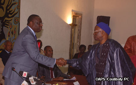 "Secteurs à problèmes" : Macky Sall envisage de "concertations larges"