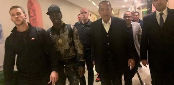 [Photos] Accueil triomphal en Égypte : Sadio, prophète chez Salah