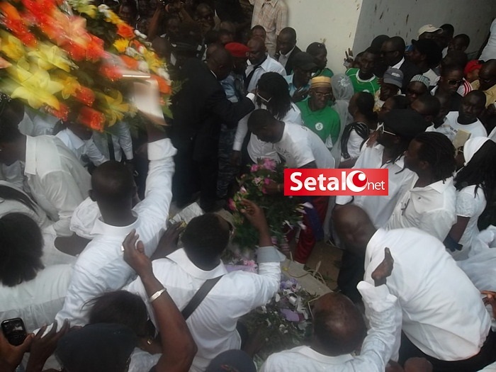 REGARDEZ. Dors bien Boc'