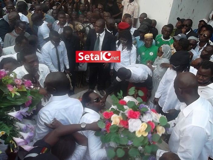 REGARDEZ. Dors bien Boc'