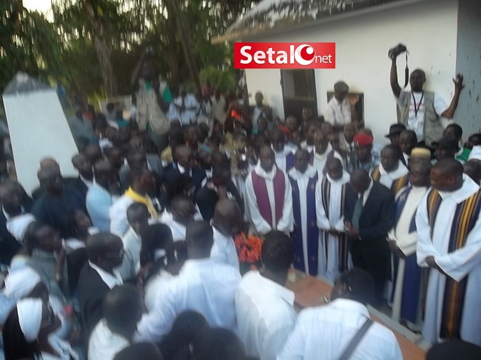 REGARDEZ. Dors bien Boc'