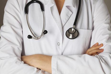 Homicide involontaire aux Maristes : Un médecin et un infirmier arrêtés