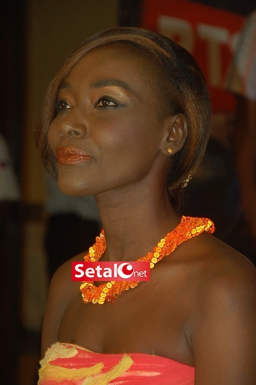 Le long cou de Coumba Gawlo