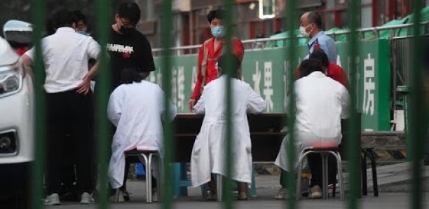 Chine : un nouveau foyer de Covid-19 détecté, onze quartiers de Pékin confinés