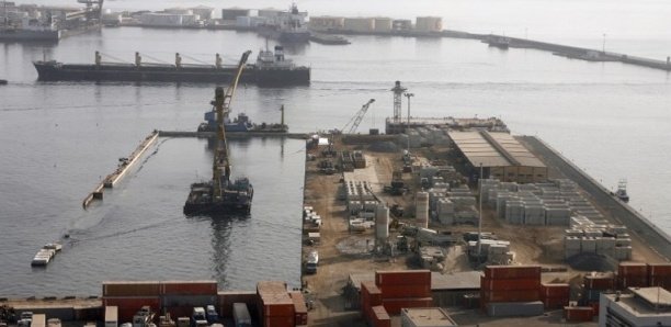 Port : Un camion-citerne tombe dans la mer et fait 1 mort