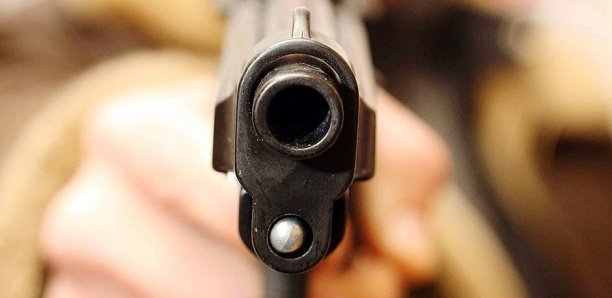 Ndengler-Djilakh: Un vigile de Babacar Ngom dégaine son pistolet et menace les députés...
