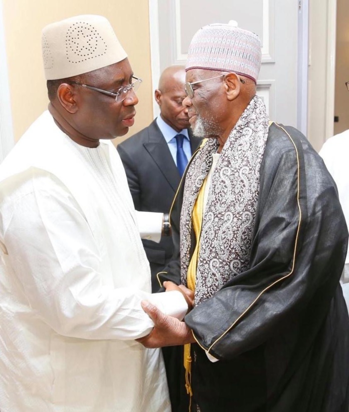Décès du Khalife de Médina Baye : Le président Macky Sall regrette la perte d’un bâtisseur.