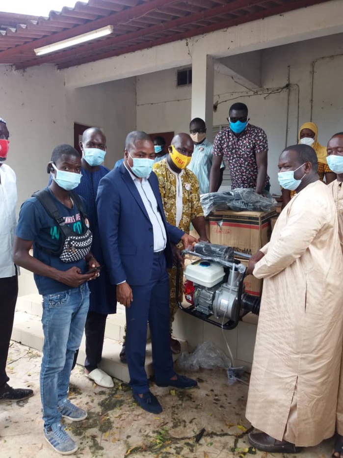 KOLDA INONDÉE / Mame Boye Diao dépêche motopompes, pulvérisateurs, bottes et combinaisons.