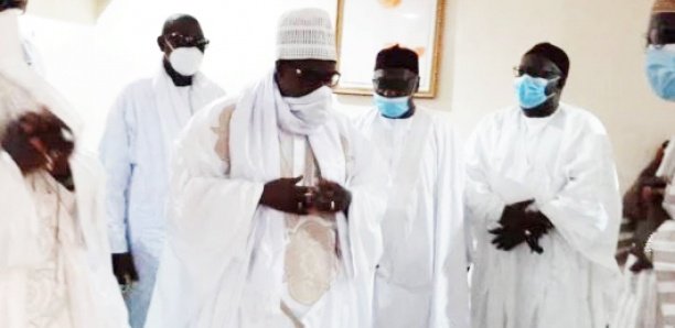 Mosquée de Tivaouane : Serigne Mountakha donne une enveloppe de...