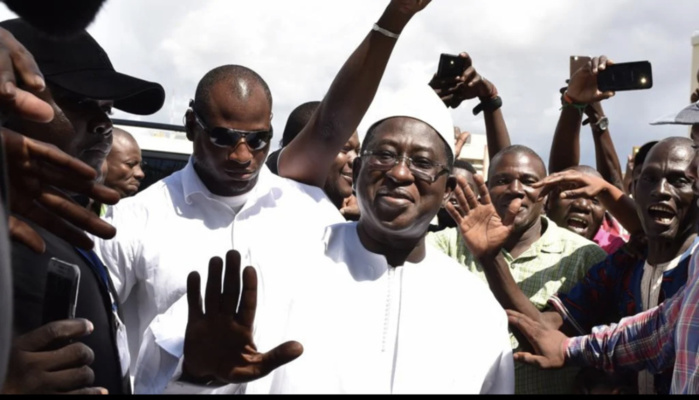 Soumaila CISSÉ dans un hélico et passera la nuit ce mardi à Gao avant d’arriver demain à Bamako Soumaila CISSÉ dans un hélico et passera la nuit ce mardi à Gao avant d’arriver demain à Bamako