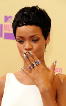 Rihanna se fait poète