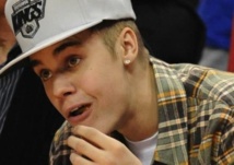 Justin Bieber pris en flagrant délit, un joint de cannabis à la main !