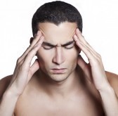 Faire l'amour donnerait la migraine... aux hommes!