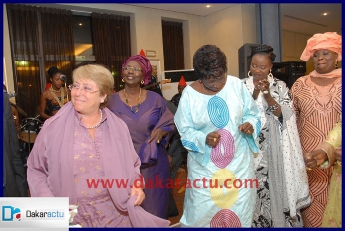 REGARDEZ. Les dames de la République au rythme du Takk ci ripp