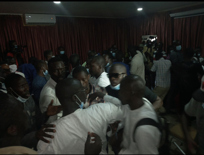 La conférence de presse des jeunes Rewmistes dispersée par des étudiants du même parti.
