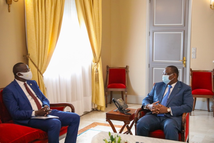 Candidature à la présidence à la CAF : Le président Macky Sall reçoit Me Augustin Senghor.