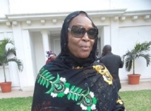 A sa sortie d’audition, Aïda Diongue mouille Me Abdoulaye Wade