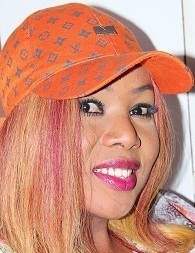 Amina Poté aurait payé sa voiture avec son salaire