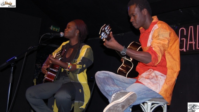 REGARDEZ. La chanteuse Shula Ndiaye sous toutes les coutures