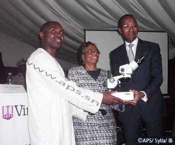 Le Premier ministre exhorte le système éducatif à "former pour servir"