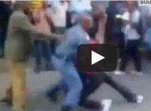 REGARDEZ La manière atroce dont le chauffeur de taxi a été tué par les policiers sud-africains (Attention! ames sensibles, s'abstenir)