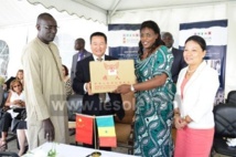 Solidarité : Une ambulance et des ordinateurs offerts à la Fondation « Servir le Sénégal »