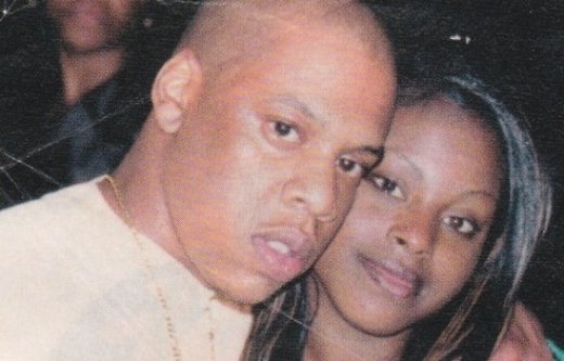 La chanteuse FOXY BROWN accuse  JAY Z: « Il m'a défloré à 15 ans , en plus ..». 