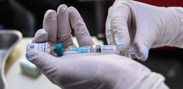 Covid-19 : au Sénégal, les réticences face au vaccin font le bonheur des plus pressés
